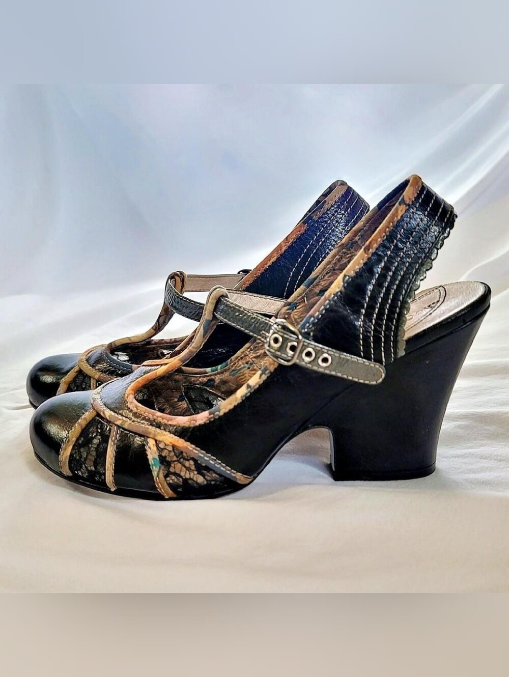 Bobbi Blu Vintage Black Leather Mary Jane Heels with Floral and T-Strap Sz 10